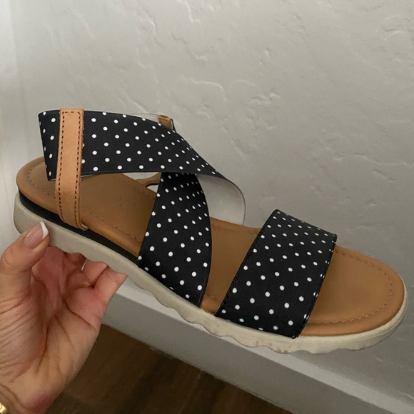 Polka dot sandals- like new - Picture 2 of 2